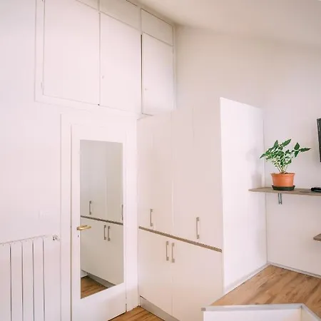 Il Bonsai Apartment *